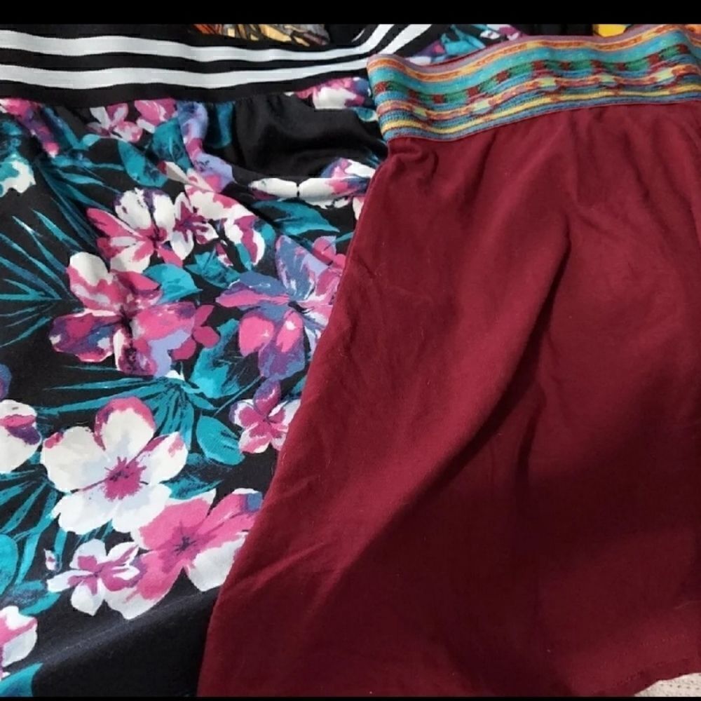 💕Skits large ninth Hall floral, Luna Chix solid bot